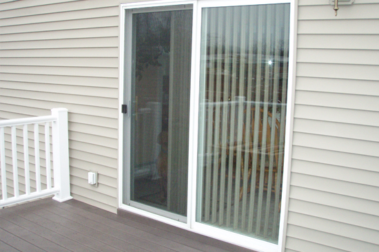 La Ca-screen-door-repair